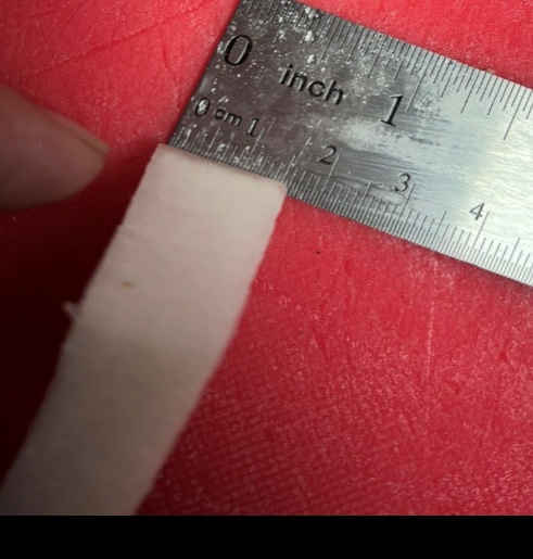 蘿蔔切配規格：厚度 1.5 公分；頭尾直徑較小的對半，較大的切十字